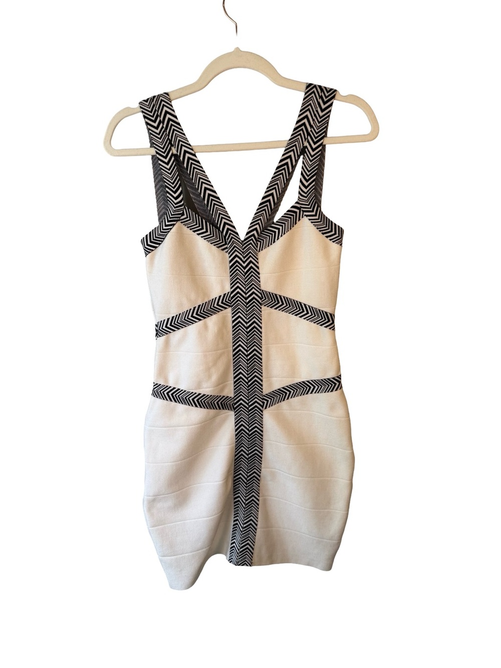 bebe White Mini Bodycon Dress with Black Chevron Trim Size M Y2K Cocktail Club
